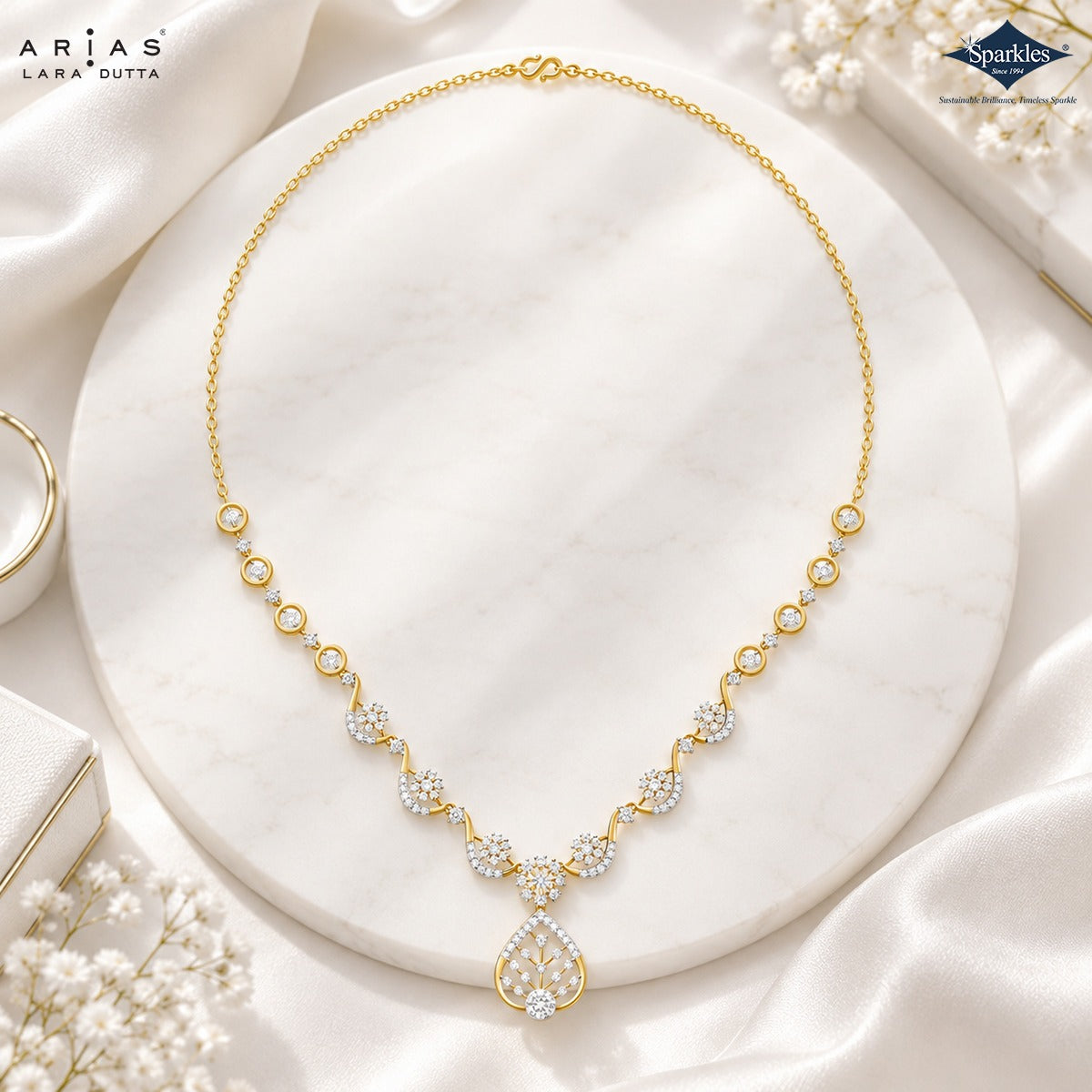 Arias by Lara Swirl Link Diamond & Leaf Pendant Necklace