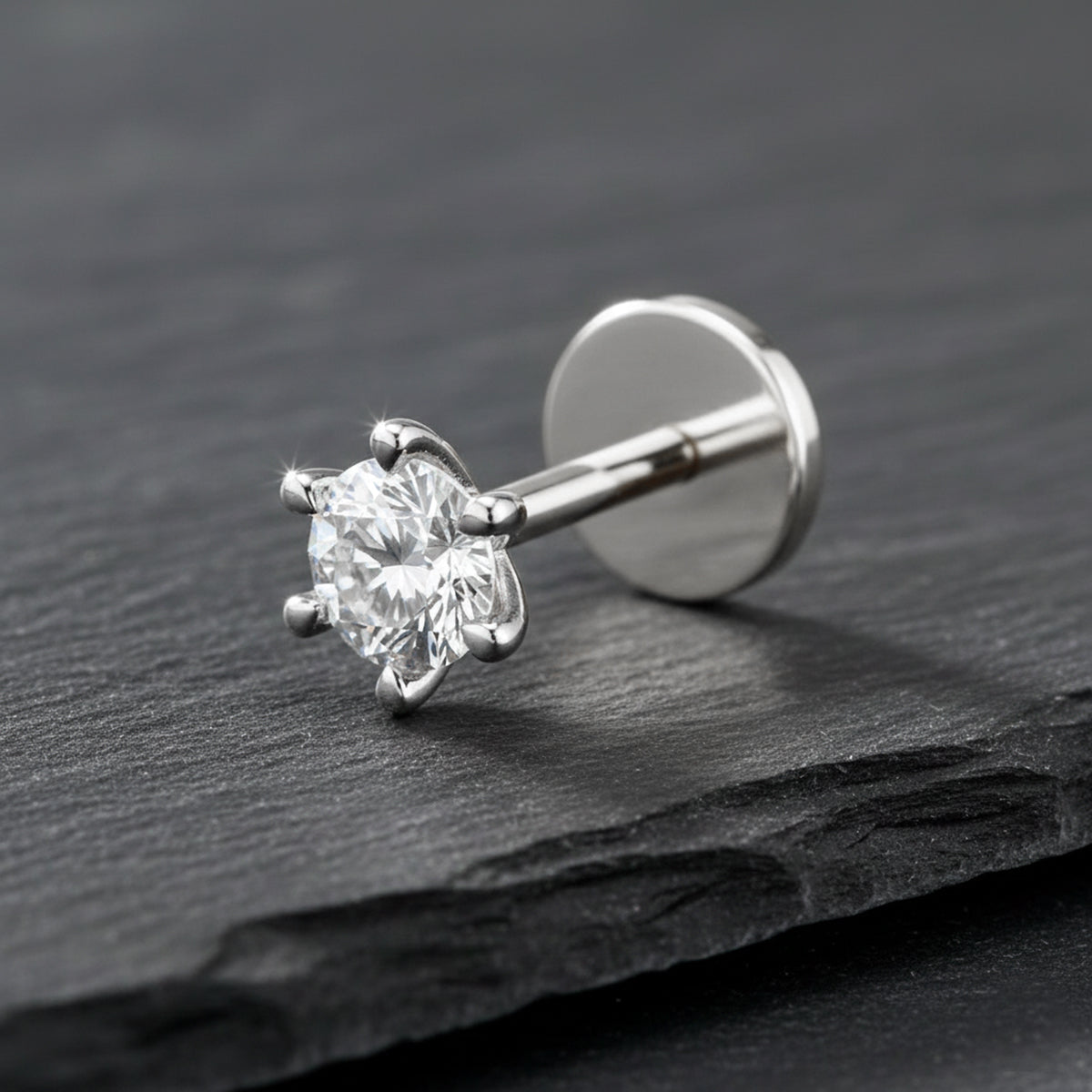 Elegant Solitaire Diamond Nose Pin