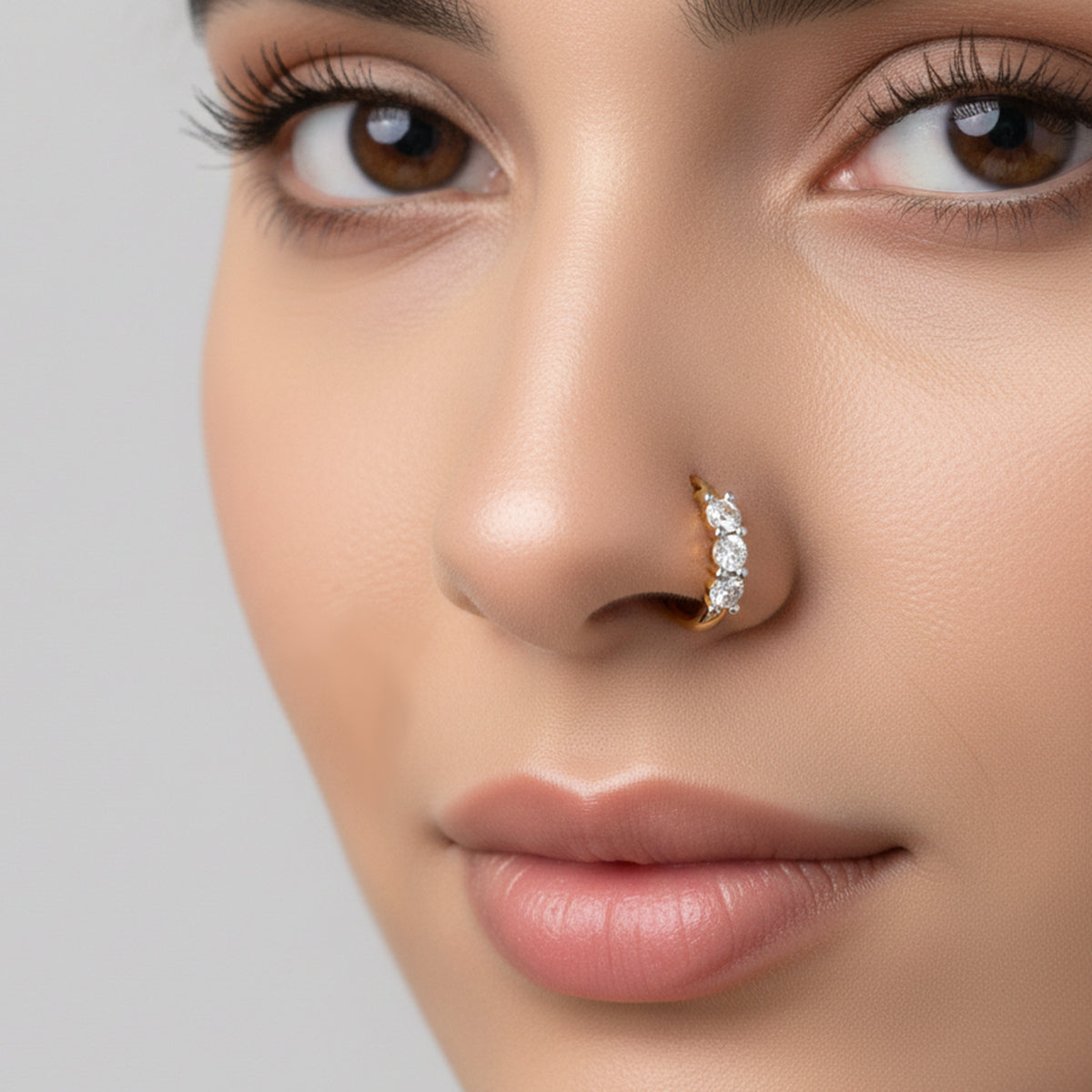 Lustrous Trio Diamond Nose Pin