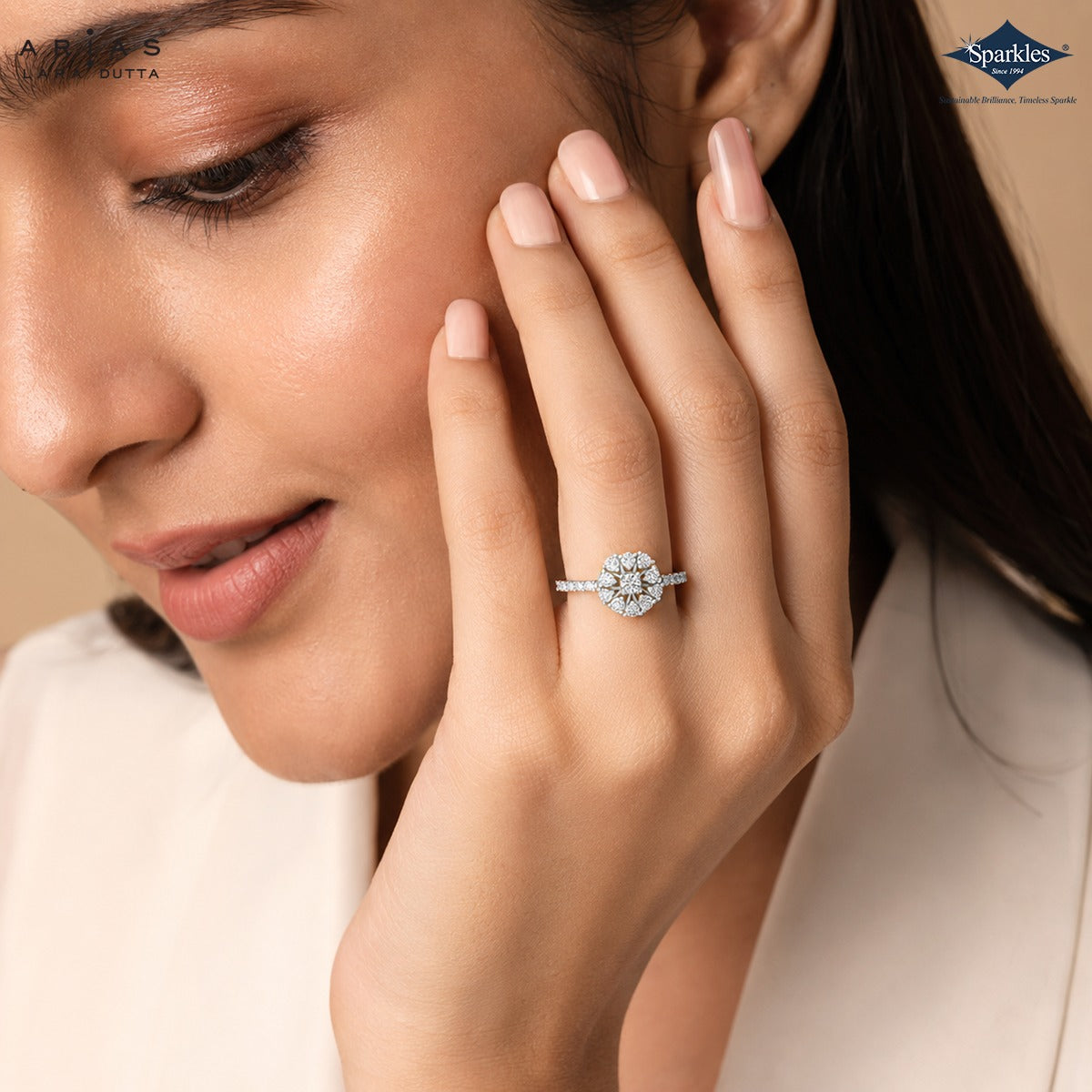 Arias by Lara Dutta Radiant Halo Cluster Diamond Ring