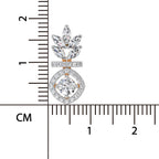 Diamond earring with measurement scale in centimeters