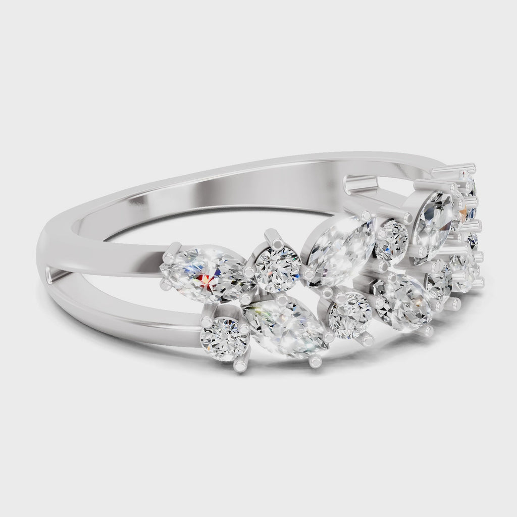 Exquisite Round Cluster Diamond Ring