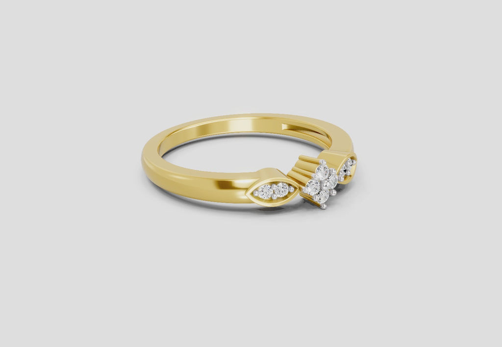 Captivating Round Cluster Diamond Ring