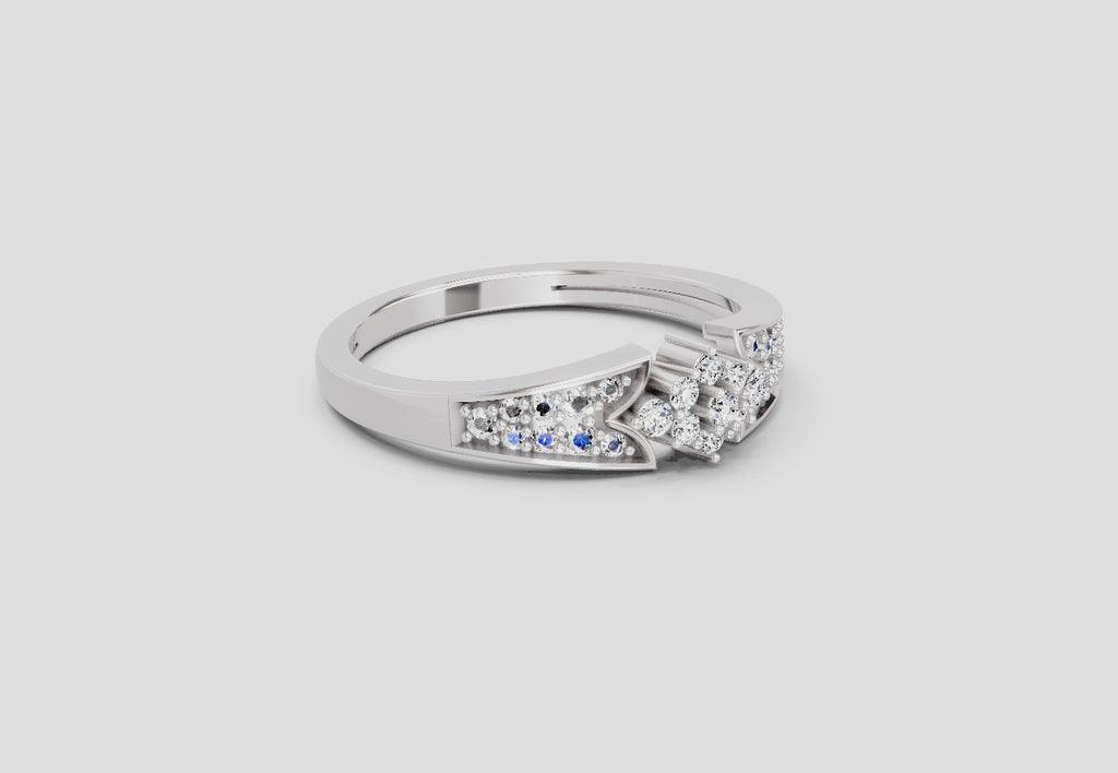 Delicate Round Cluster Diamond Ring