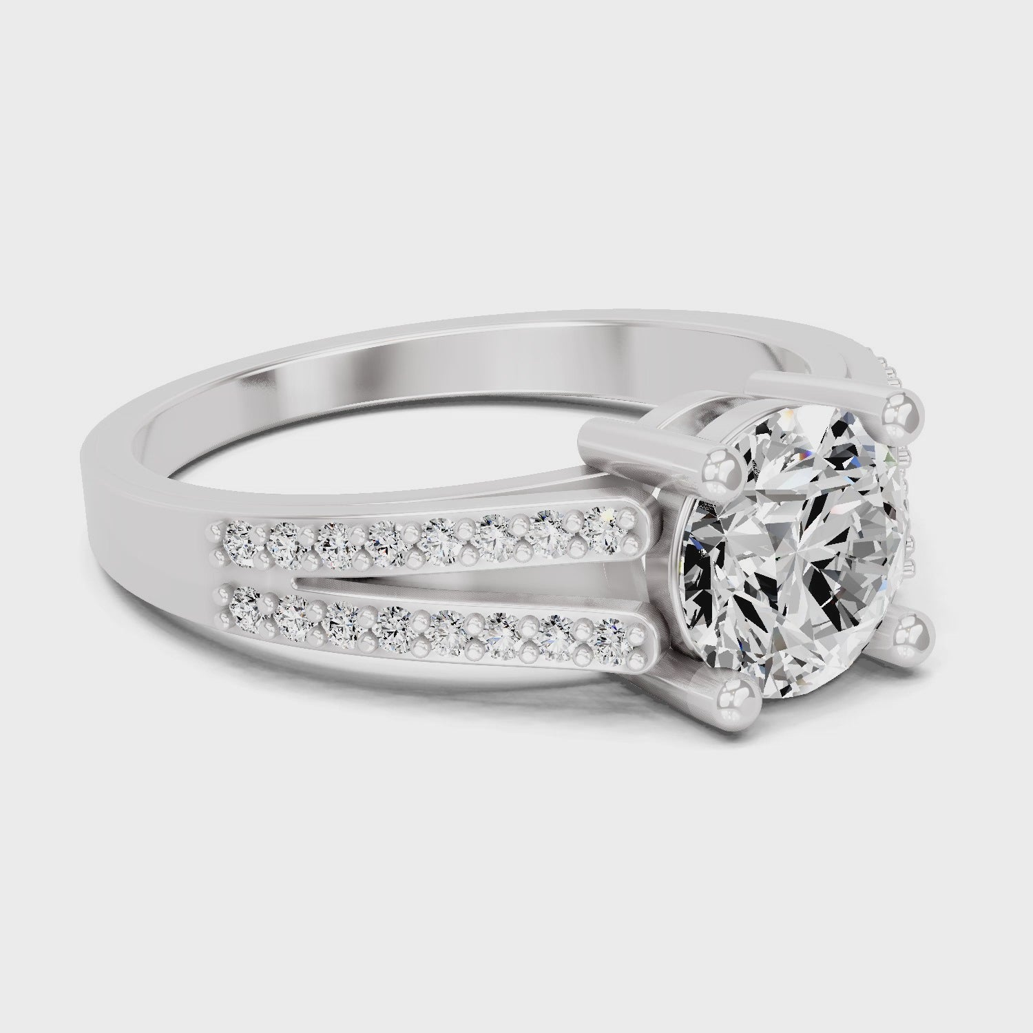 Exquisite Round Halo Diamond Ring