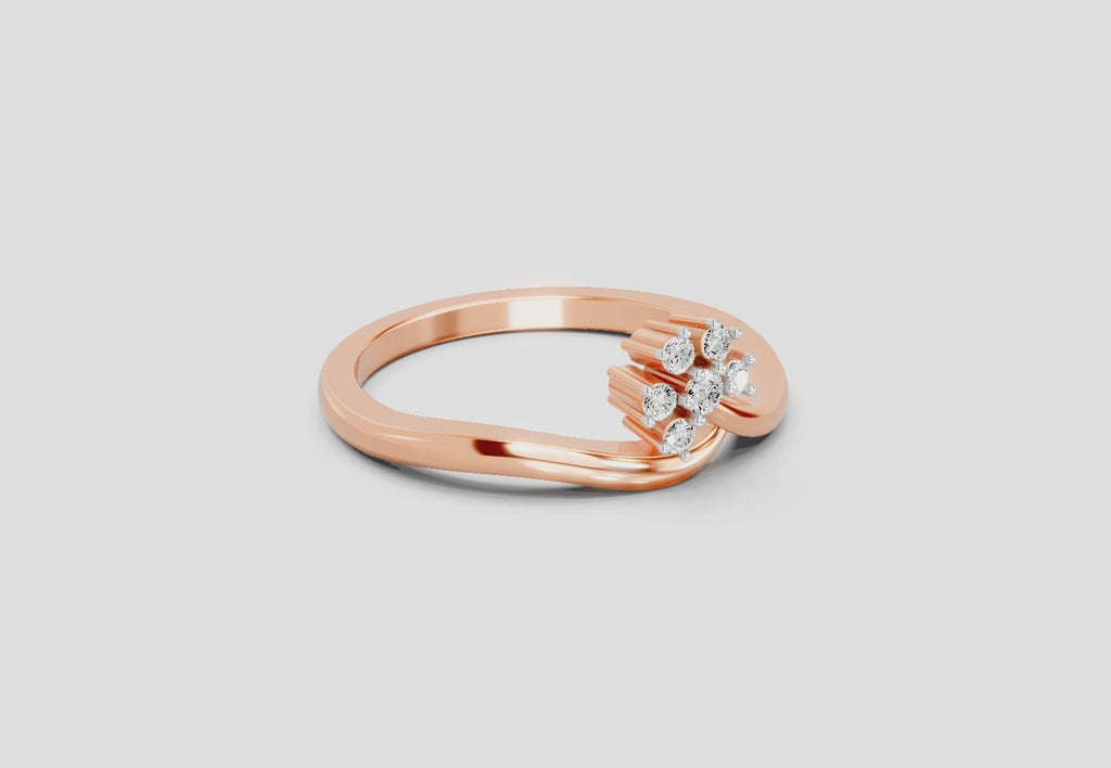 Lustrous Diamond Ring